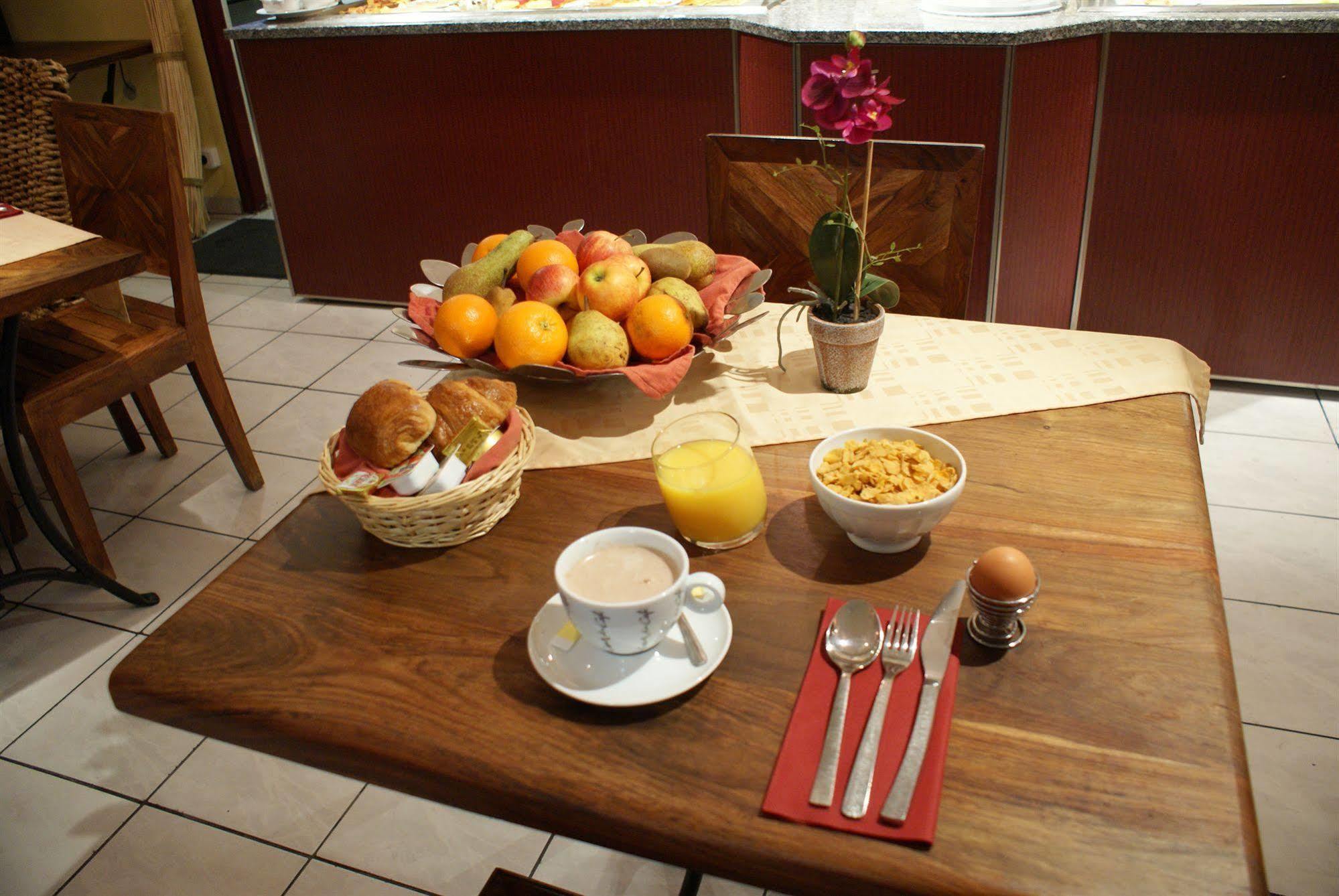 Hotel Du Parc Limoges & Restaurant "Le Temps D'Une Pause" Екстериор снимка